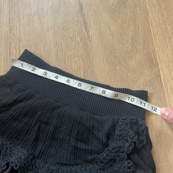 KNITTED & KNOTTED Black Cotton Blend Layered Crocheted Pull On Skirt Size Medium - Picture 8 of 9